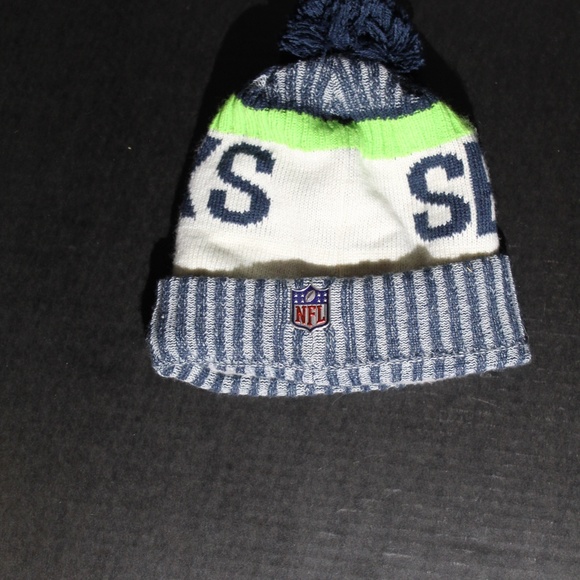Seattle Seahawks New Era Beanie - Picture 3 of 8